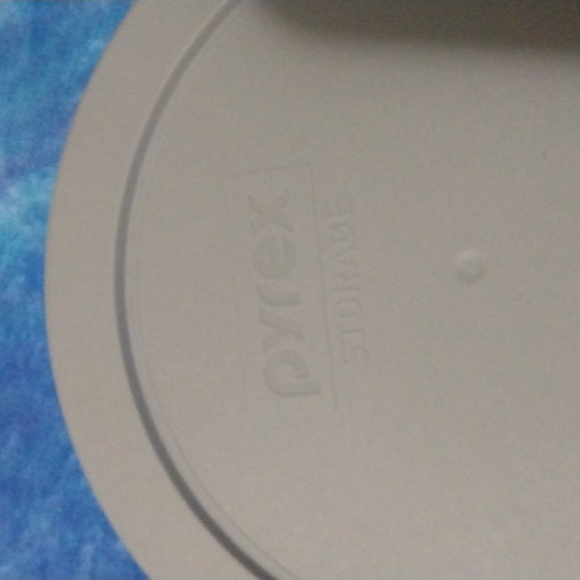 Pyrex container - Picture 3 of 6